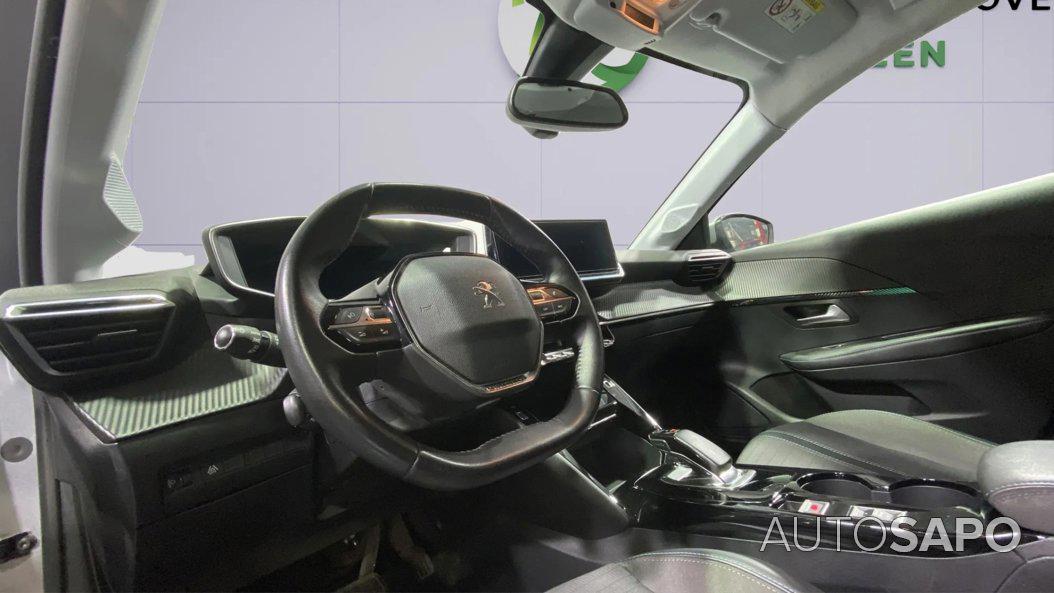 Peugeot e-208 — fotografia 6