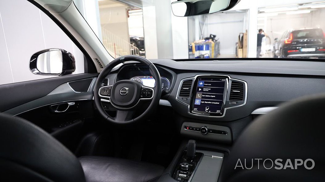 Volvo XC90 2.0 T8 PHEV Momentum Plus AWD de 2020