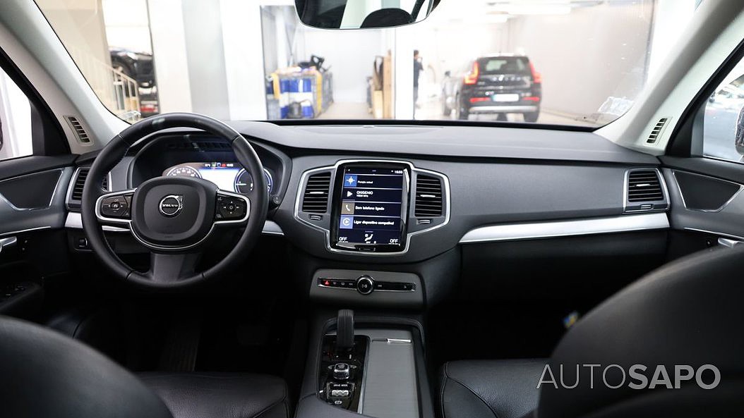 Volvo XC90 2.0 T8 PHEV Momentum Plus AWD de 2020