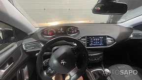 Peugeot 308 1.2 PureTech Allure de 2019