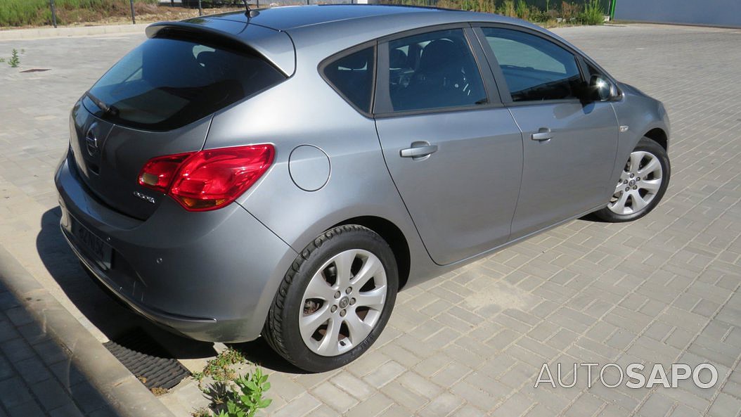 Opel Astra de 2012