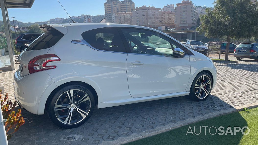 Peugeot 208 de 2015