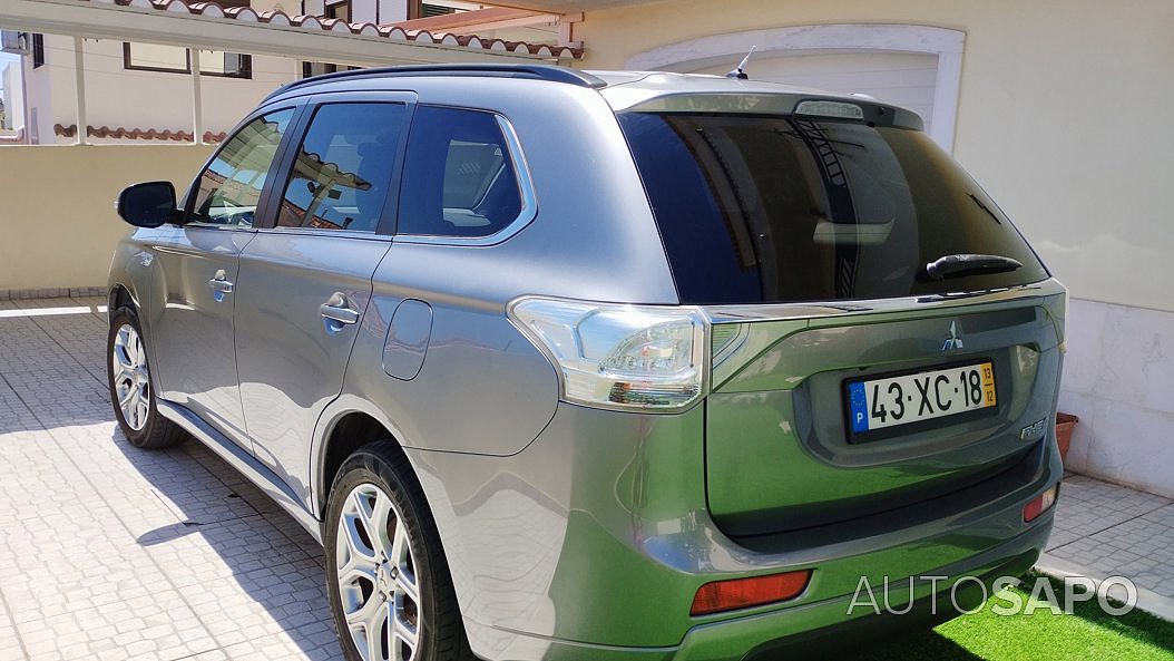 Mitsubishi Outlander 2.0 PHEV Intense Navi de 2013