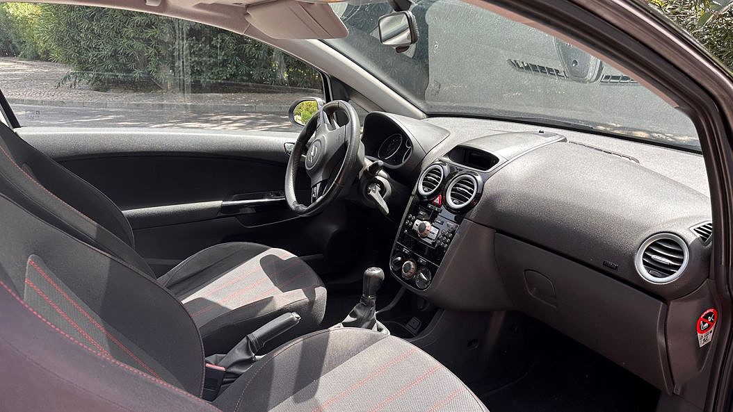 Opel Corsa 1.2 Street Edition de 2011