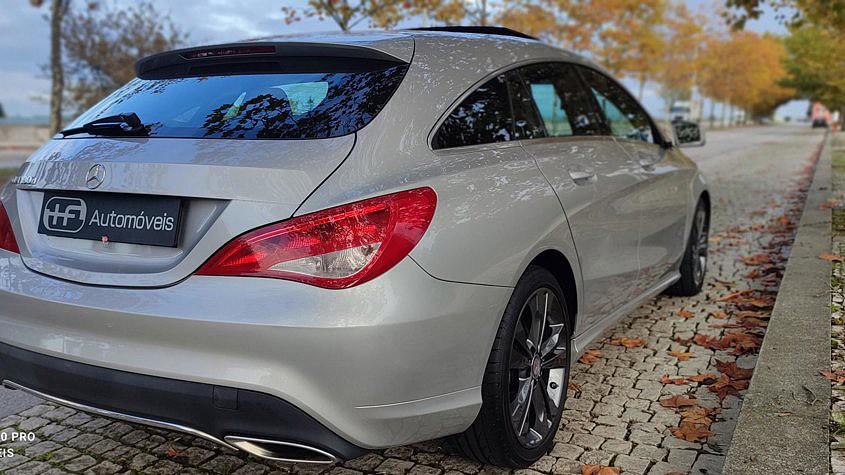 Mercedes-Benz Classe CLA 180d Shooting Brake Urban de 2016