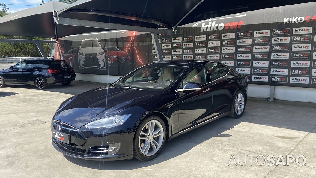 Tesla Model S 85D de 2015
