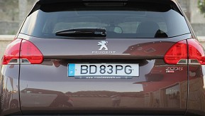Peugeot 2008 1.6 e-HDi Allure 2-Tronic de 2013