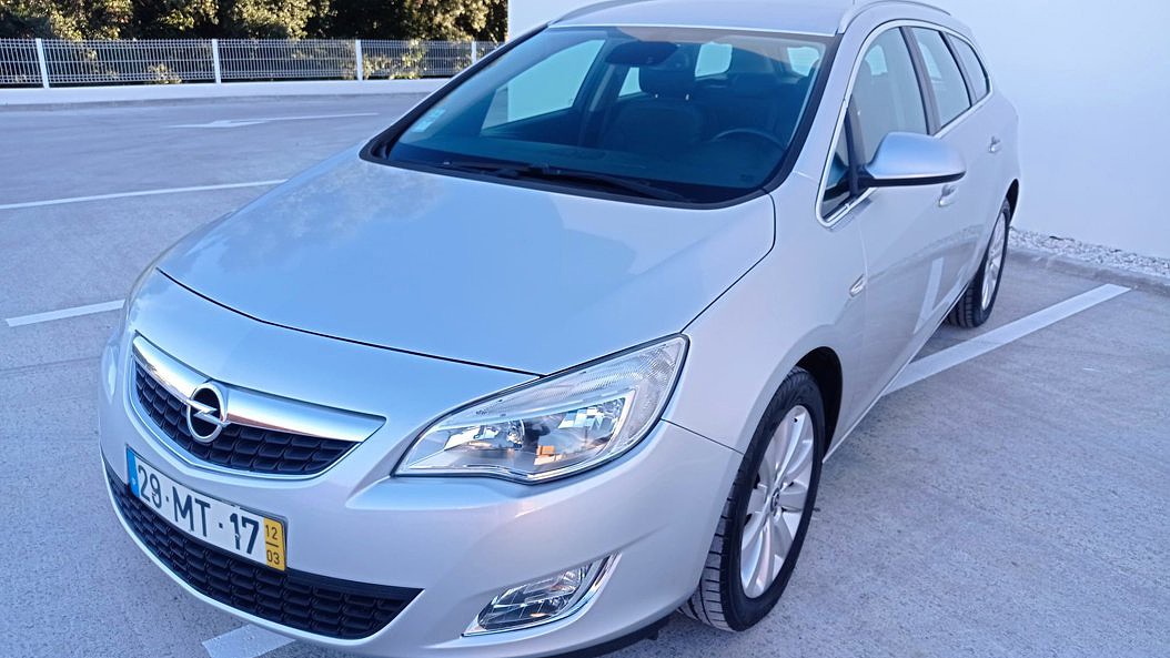 Opel Astra 1.7 CDTi Executive 105g S/S de 2012