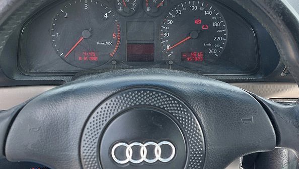 Audi A4 1.9 TDI Attraction de 1999