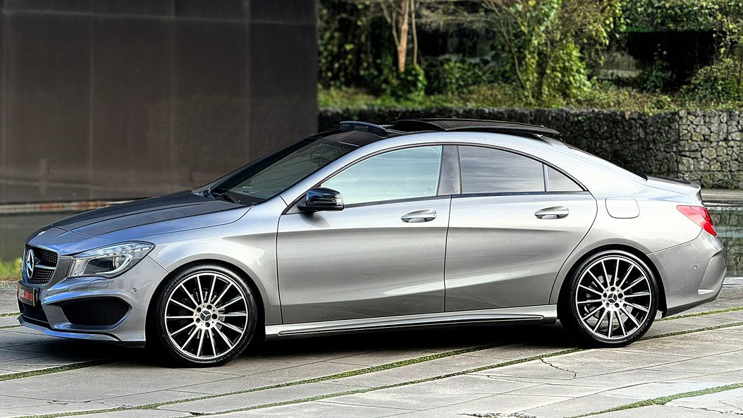 Mercedes-Benz Classe CLA 200 AMG Line Aut. de 2013