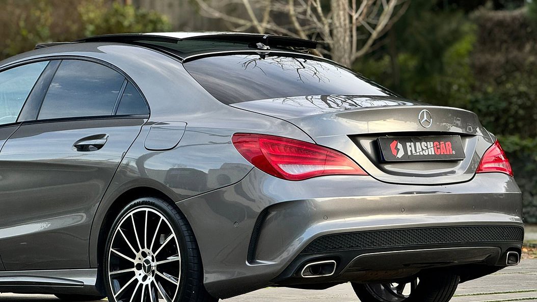 Mercedes-Benz Classe CLA 200 AMG Line Aut. de 2013