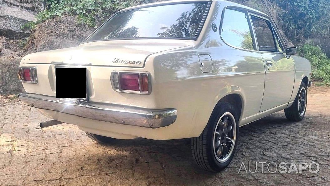 Datsun 1200 Sedan 2 Portas de 1973