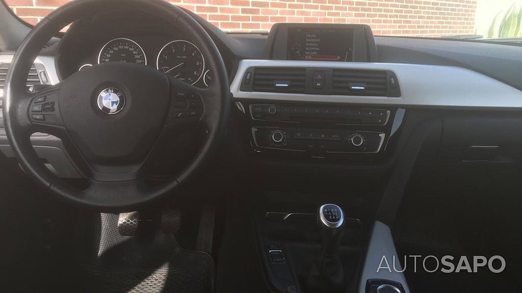 BMW Série 3 318 d Touring Advantage de 2016