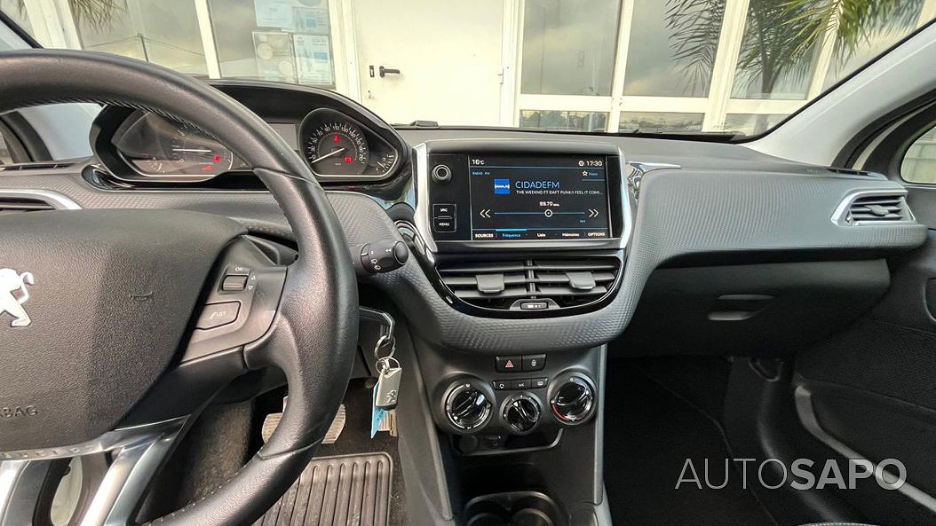 Peugeot 208 1.2 PureTech Style de 2018