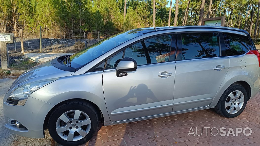 Peugeot 5008 1.6 HDi 7L Allure de 2013