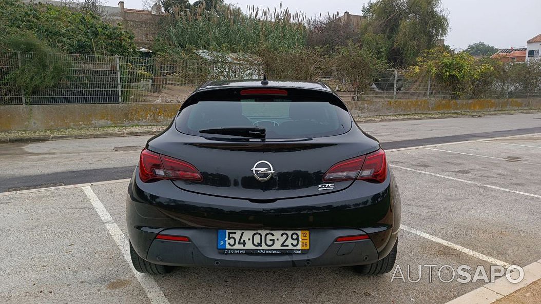 Opel Astra GTC 1.7 CDTi de 2012