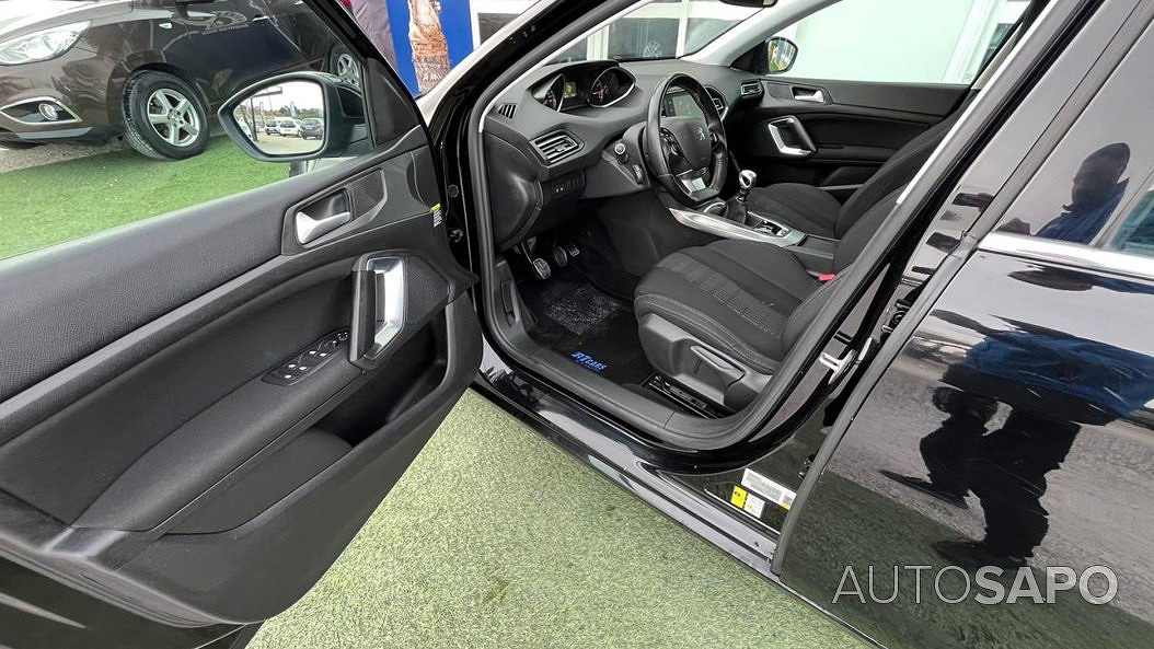 Peugeot 308 1.2 PureTech Allure de 2015