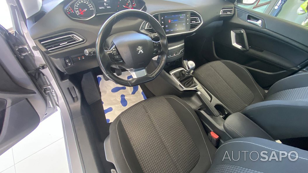 Peugeot 308 1.2 PureTech Business Line de 2019