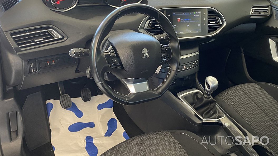 Peugeot 308 1.2 PureTech Business Line de 2019