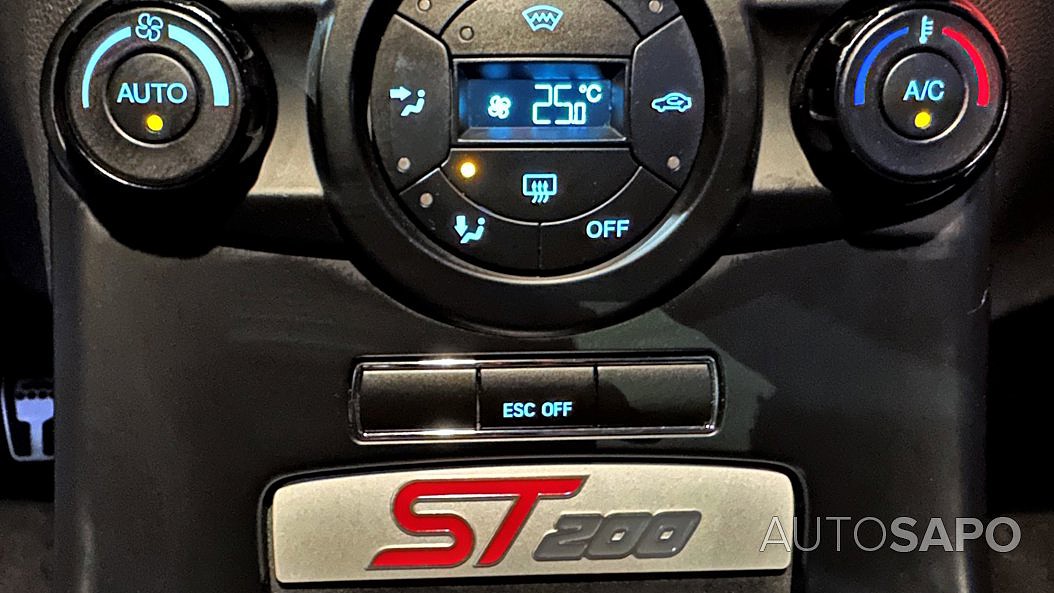 Ford Fiesta ST200 de 2016