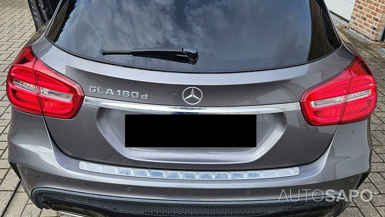 Mercedes-Benz Classe GLA 180 AMG Line de 2017