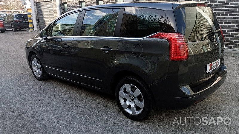 Peugeot 5008 1.6 e-HDi 7L Active 2-Tronic de 2014