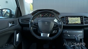 Peugeot 308 1.2 PureTech Allure Faróis Full LED de 2016