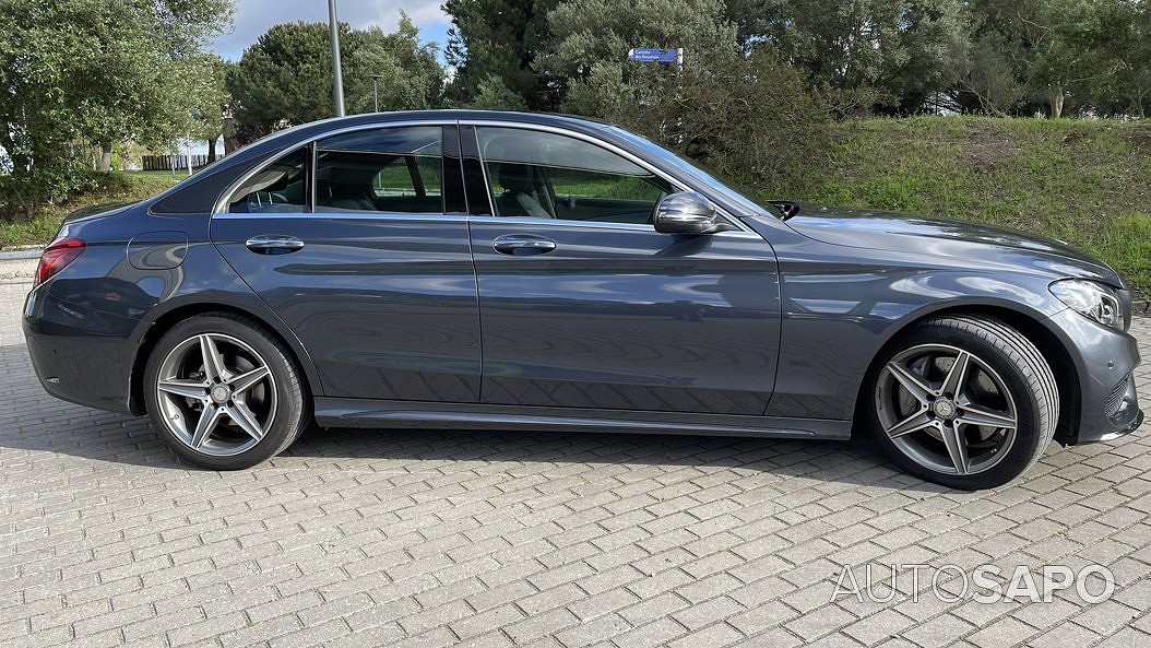 Mercedes-Benz Classe C 300 h AMG Line de 2016