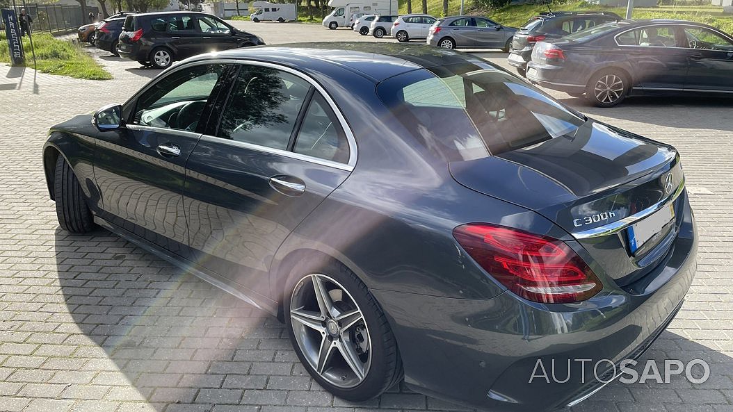 Mercedes-Benz Classe C 300 h AMG Line de 2016