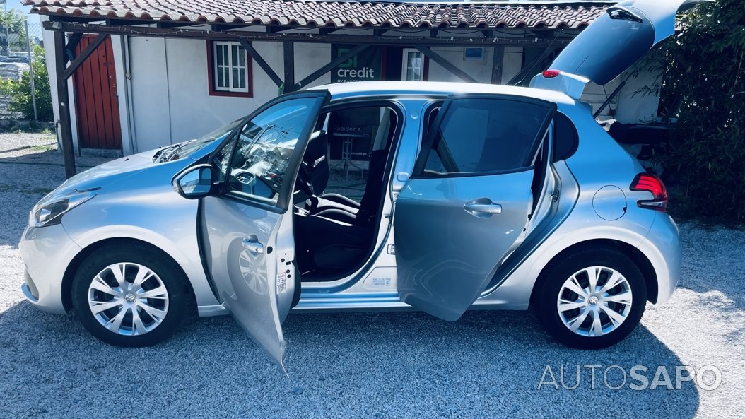 Peugeot 208 1.6 Blue HDI Style