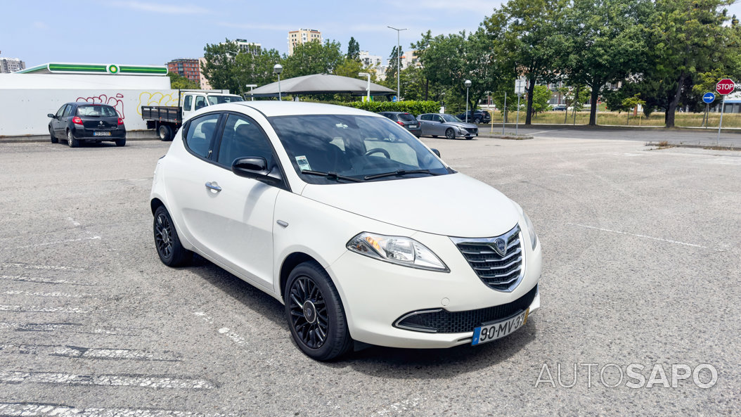 Lancia Ypsilon