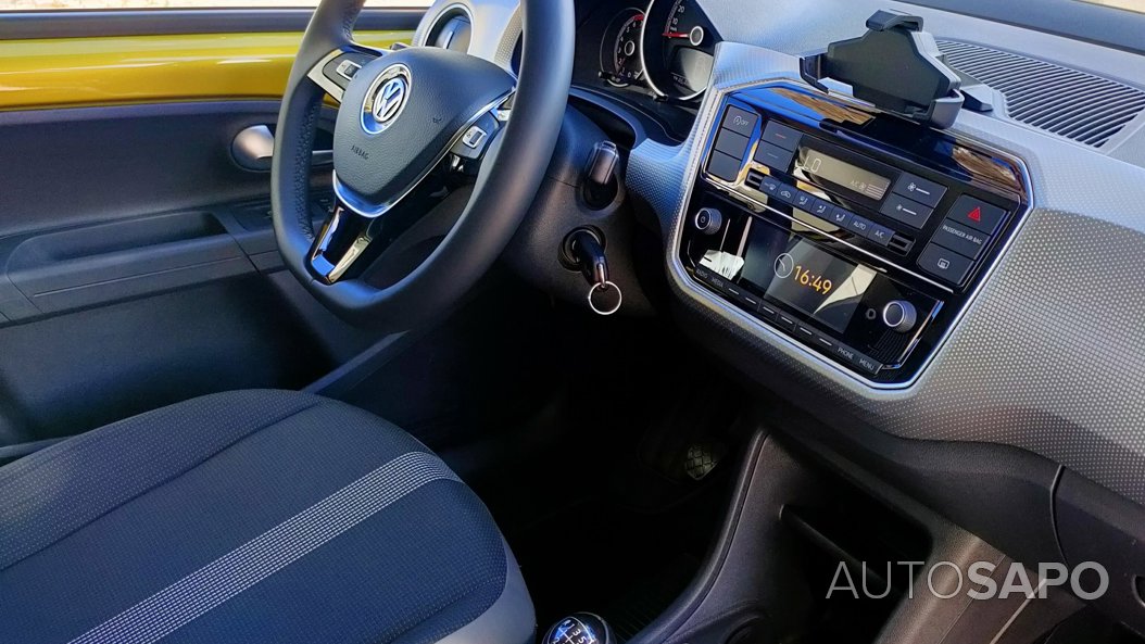 Volkswagen Up 1.0 High !