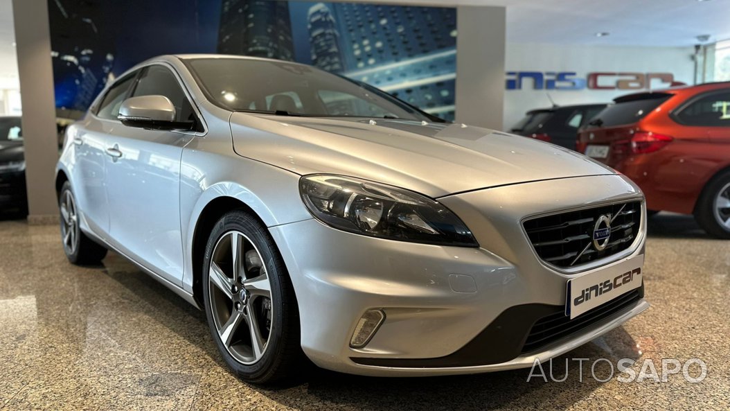 Volvo V40