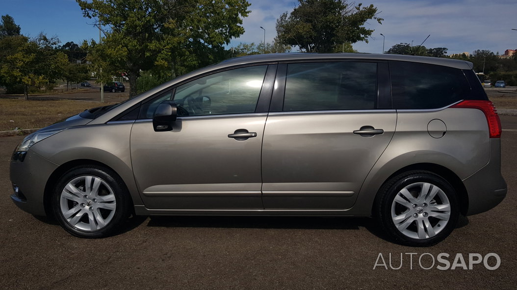 Peugeot 5008 1.6 HDi Exec. CMP6 JLL17