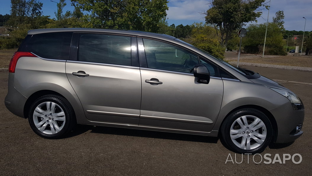 Peugeot 5008 1.6 HDi Exec. CMP6 JLL17