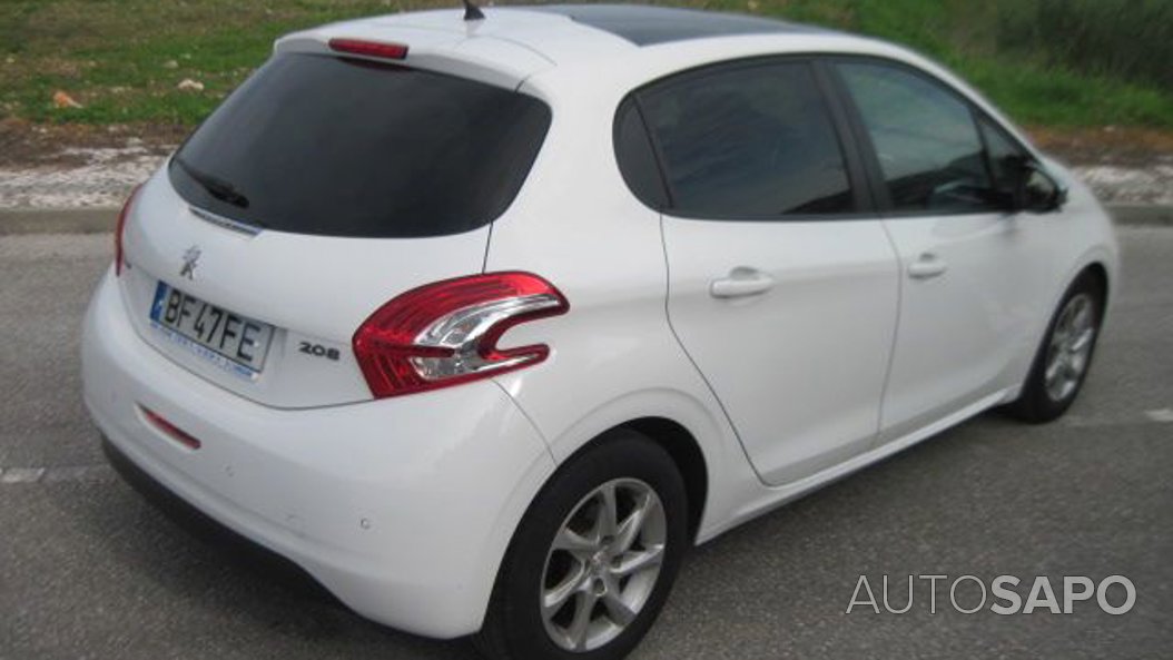 Peugeot 208 