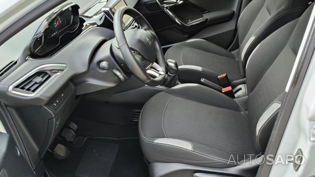 Peugeot 208 1.6 Blue HDI Style