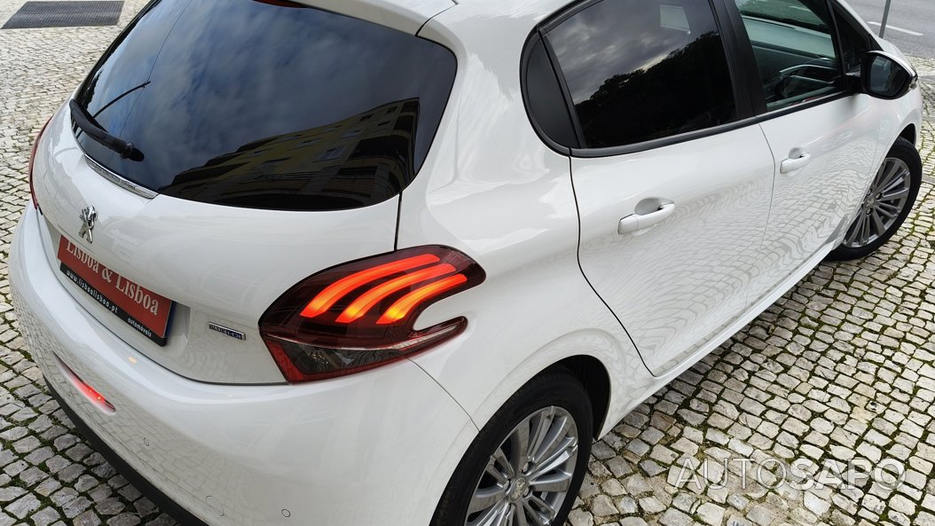 Peugeot 208 1.6 Blue HDI Style