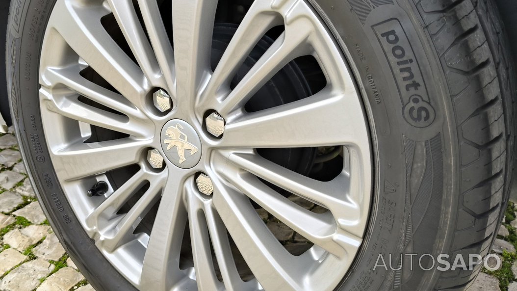 Peugeot 208 1.6 Blue HDI Style