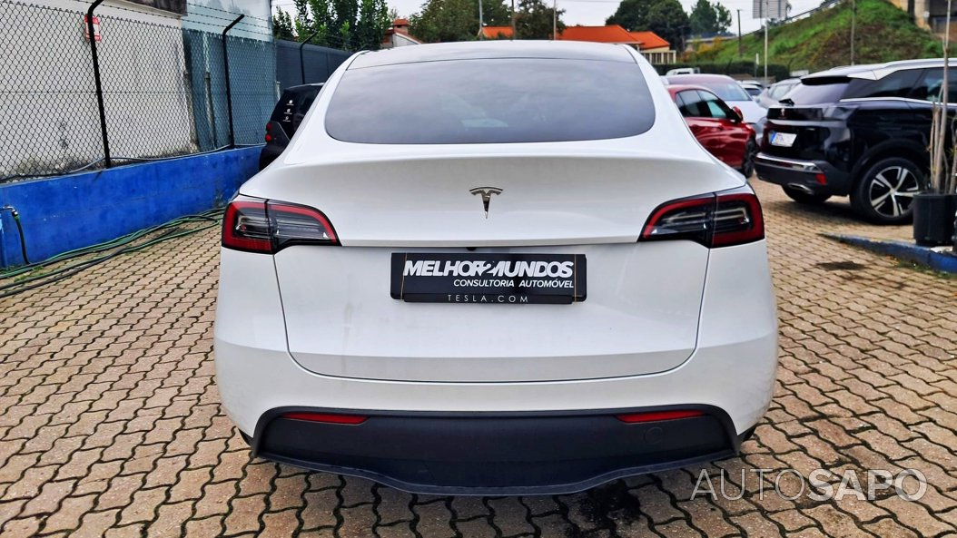 Tesla Model Y — photo 4