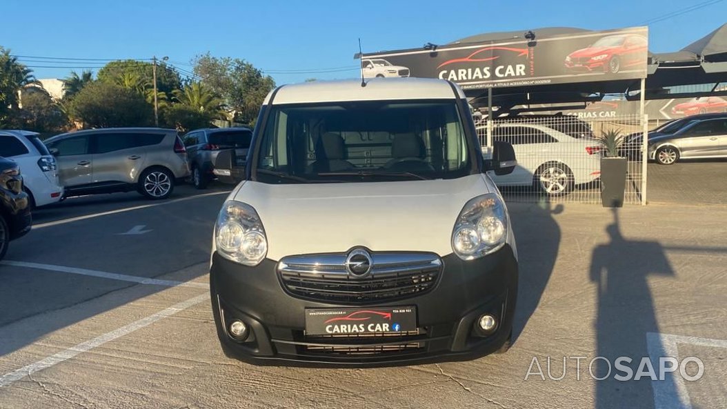 Opel Combo 105cv - 5P foto 3