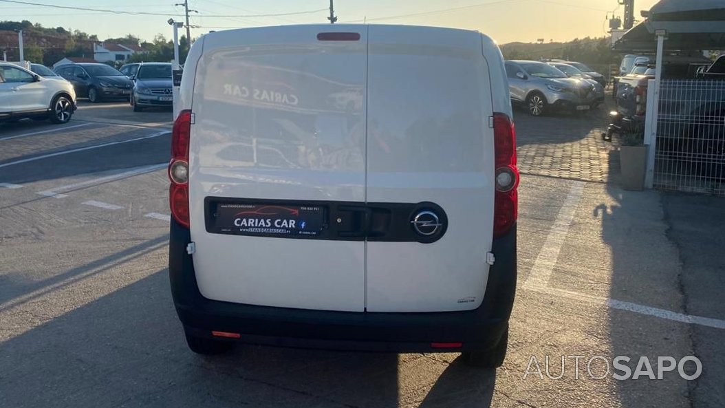 Opel Combo 105cv - 5P foto 4