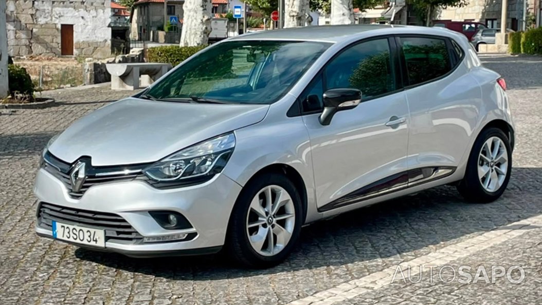 Renault Clio — photo 3