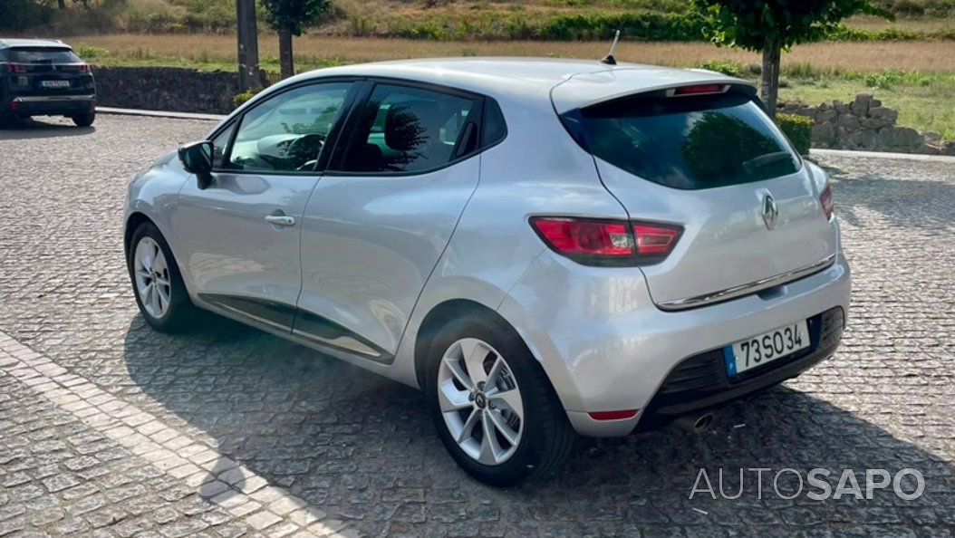 Renault Clio — photo 4