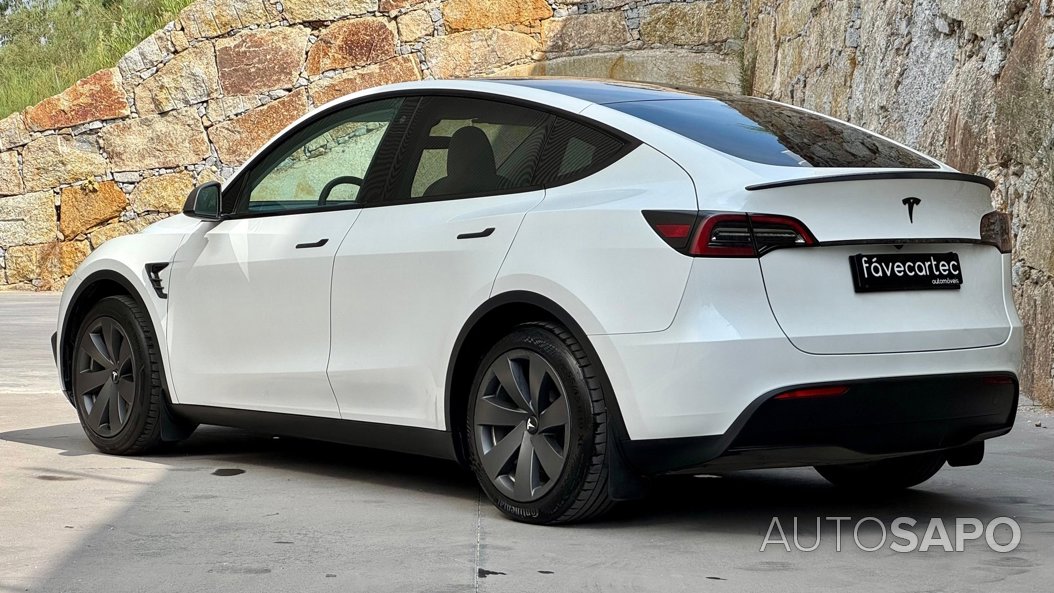 Tesla Model Y 299cv - 5P foto 5