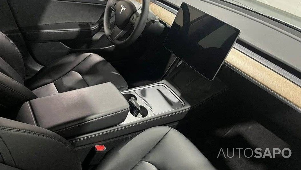 Tesla Model 3 — photo 4