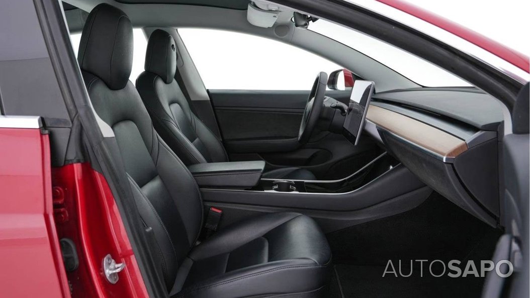 Tesla Model 3 — photo 3