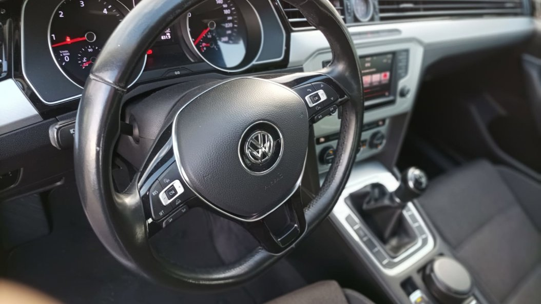 Volkswagen Passat 1.6 TDi Edition Confortline BlueMotion